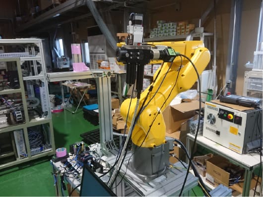 ロボット式　レーザ装置